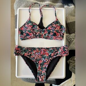 Women’s large body glove bikini top and bottom